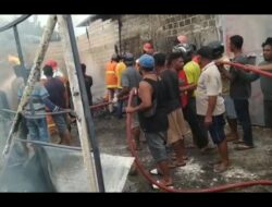Jago Merah Melahap Rumah Warga Mangon