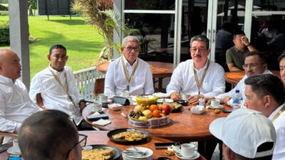 Hendrik Ajak Kepala Daerah se-Maluku Satukan Persepsi Bangun Maluku