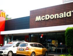 Peristiwa 5 Desember = Dari Tragedi Sinterklas Hitam hingga Bom McDonald