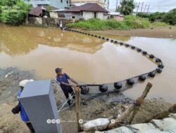 Pemkot Pasang Jaring Penahan Sampah di Galala