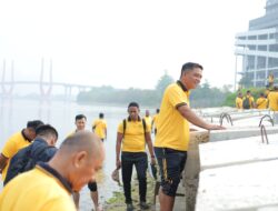 Polda Maluku Perkuat Kepedulian Lingkungan melalui Green Policing di Pesisir
