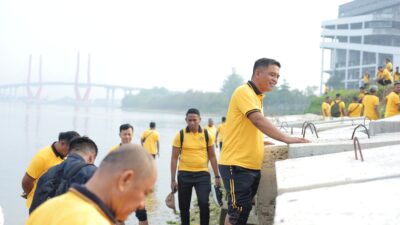 Polda Maluku Perkuat Kepedulian Lingkungan melalui Green Policing di Pesisir